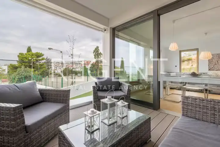 Spalato, Duilovo - Lussuoso appartamento con due camere da letto e loggia