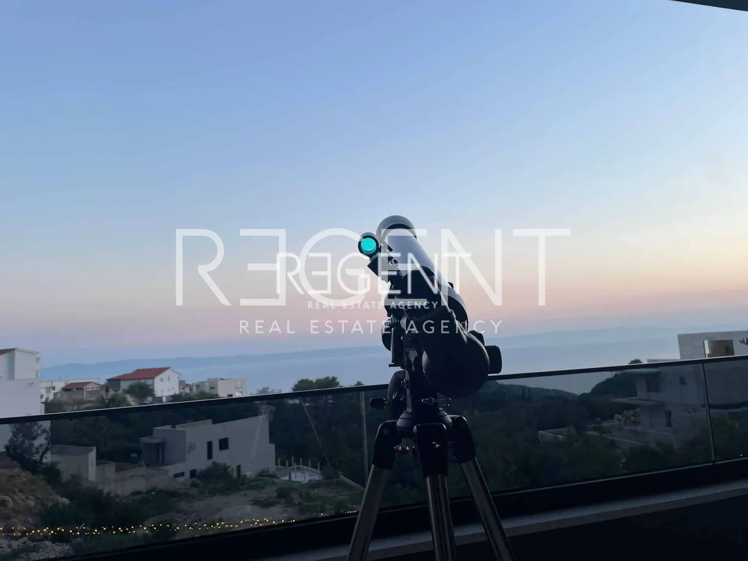 Makarska - Luxurious villa with three residential units