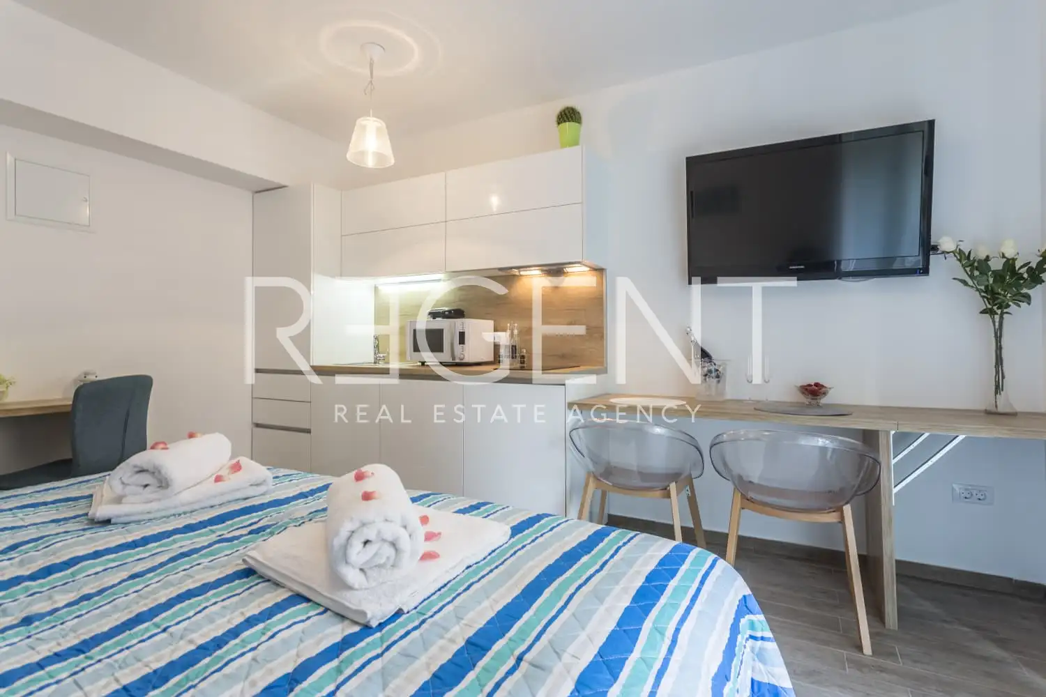 Split, Bačvice - Stan s 3 apartmanske jedinice i prostranim vrtom