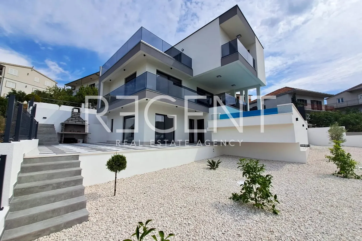 Trogir - Nowo wybudowana willa z widokiem na morze
