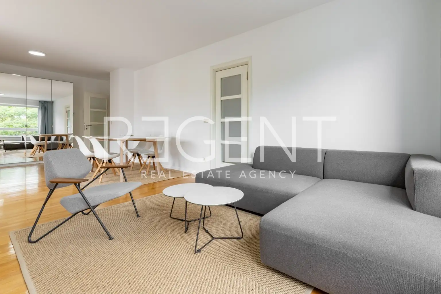 Zagreb, Centar -  Prostran dvosoban stan za najam u centru grada