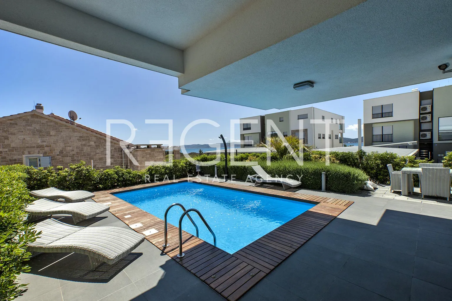 Zadar, Sukošan – Exkluzivní dvoupodlažní vila s bazénem, 170 m²