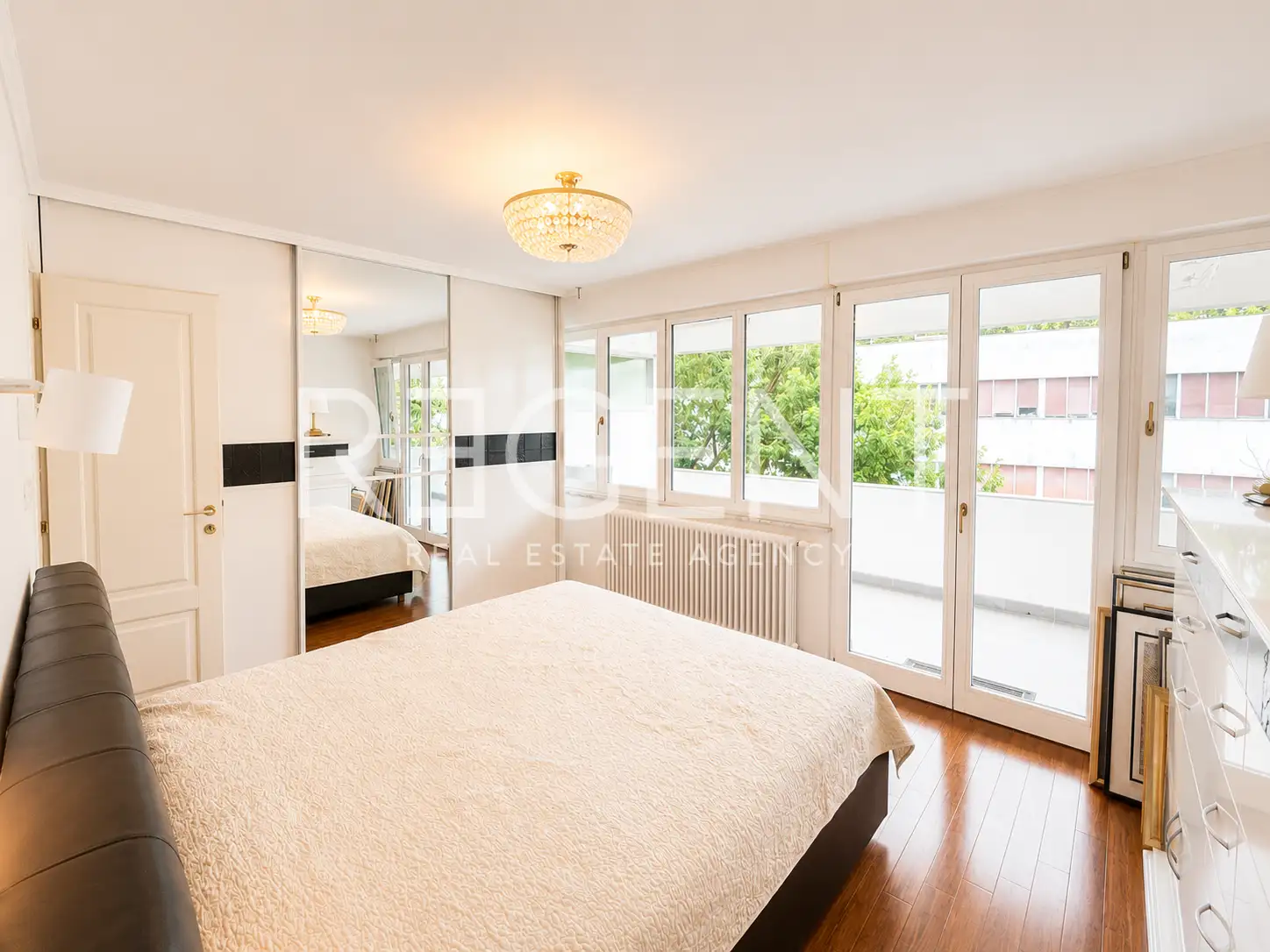 Záhreb, Medveščak – byt 150 m² na prenájom, 4 spálne, loggia, garáž