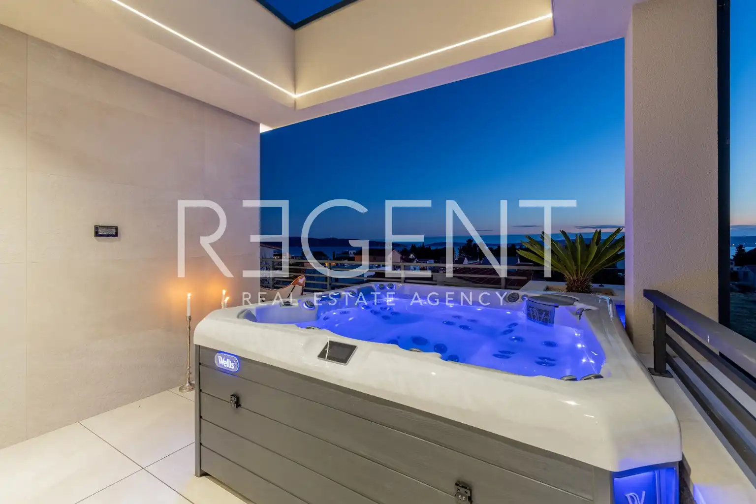 Split, Kaštel Lukšić - Luxusní Penthouse 110 m2 s terasou