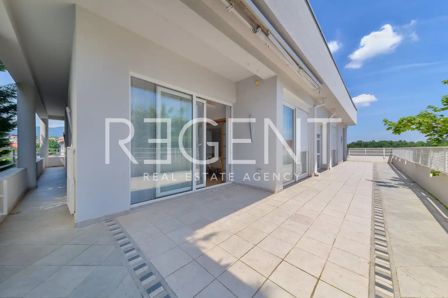 Záhreb, Pantovčak - Luxusný dvojpodlažný penthouse 277 m2