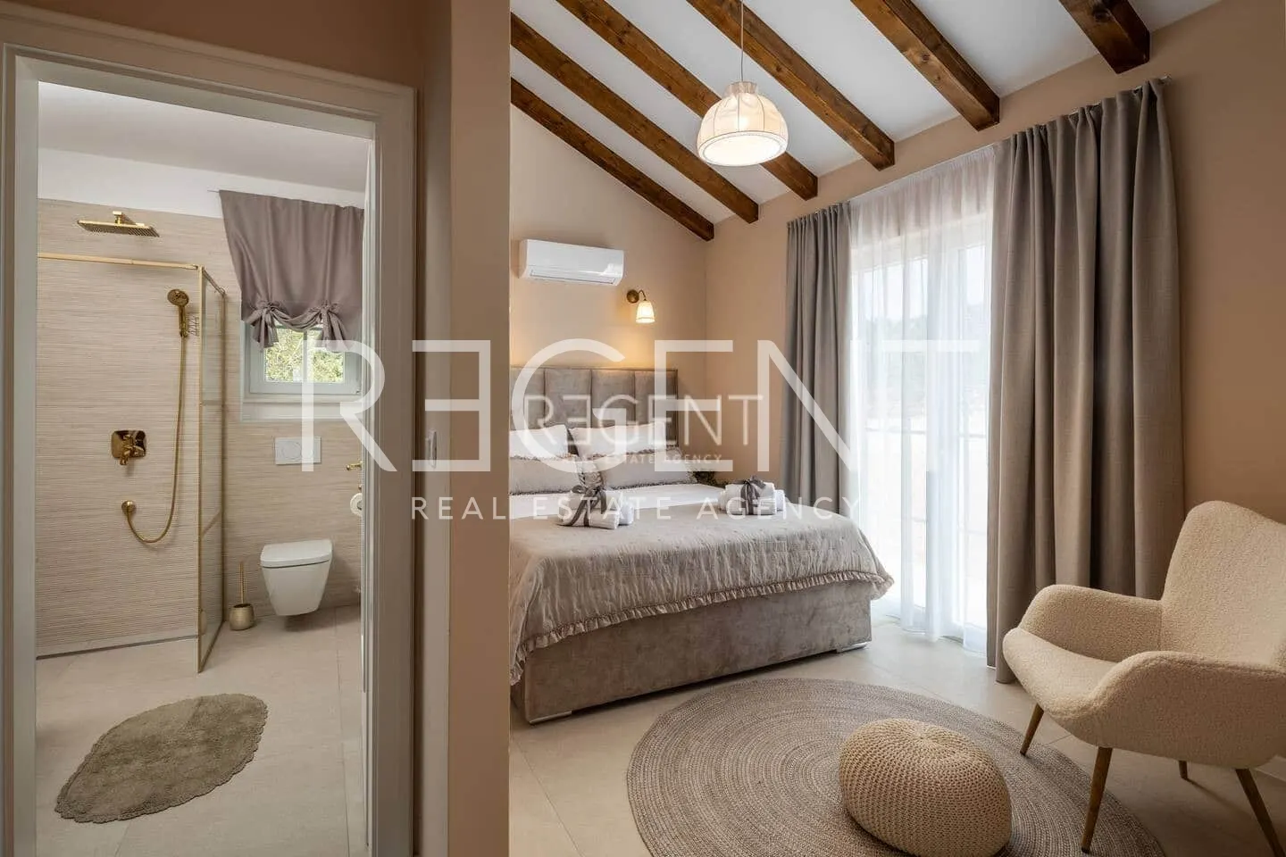 Rogoznica, Ražanj - autentična vila s pogledom na more