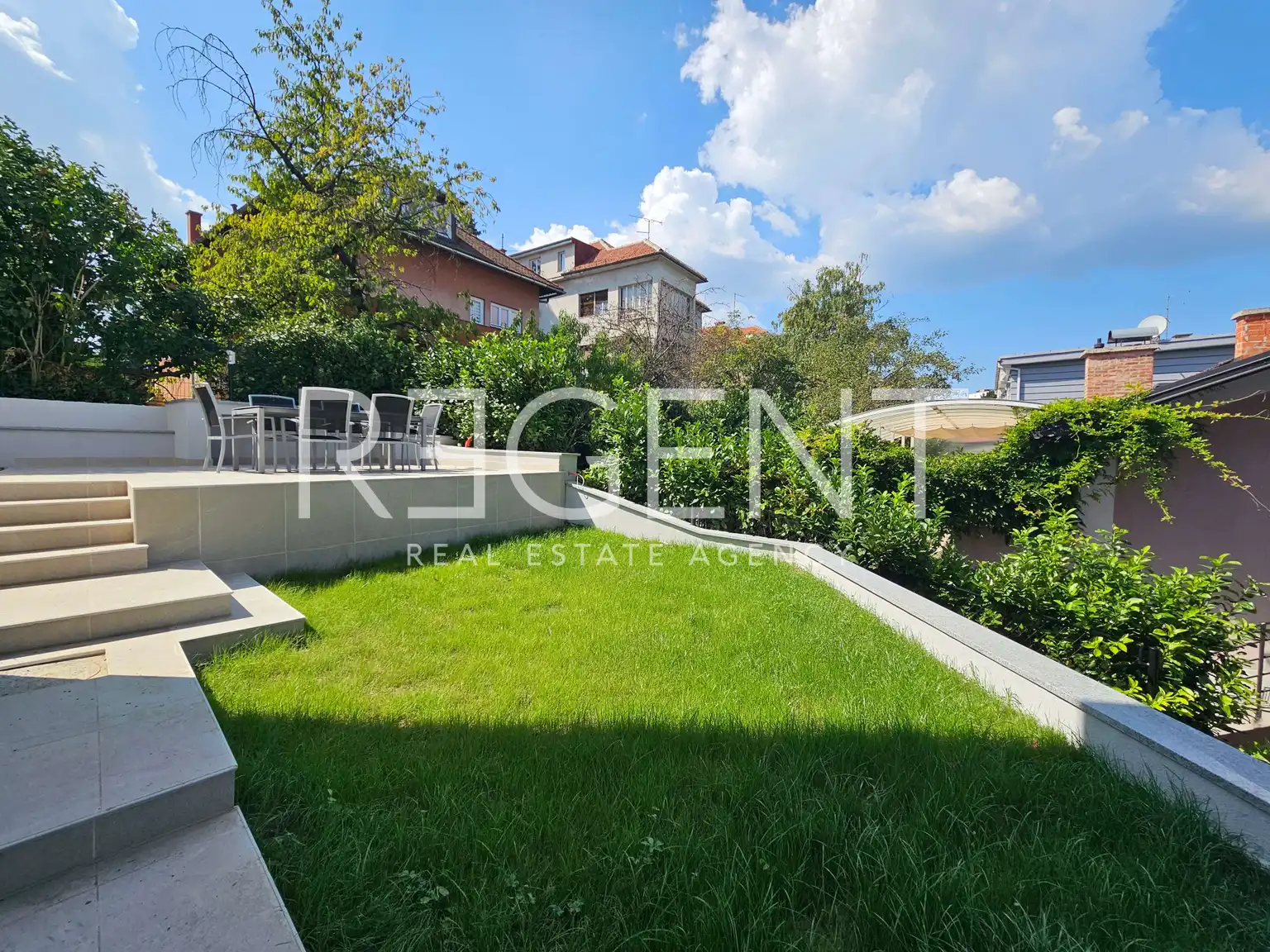 Zagreb, Pantovčak - Luxury four-room apartment with terrace 166 m2 + garage, first rental