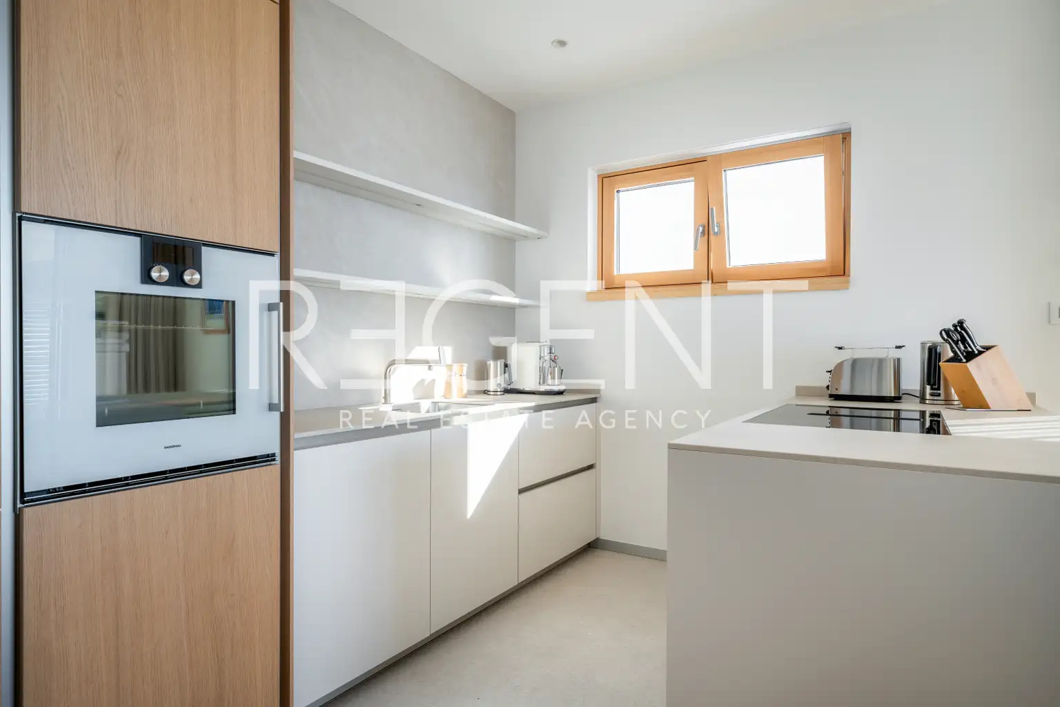 Split, Žnjan - Luksuzno dvosobno stanovanje z odprtim pogledom na morje