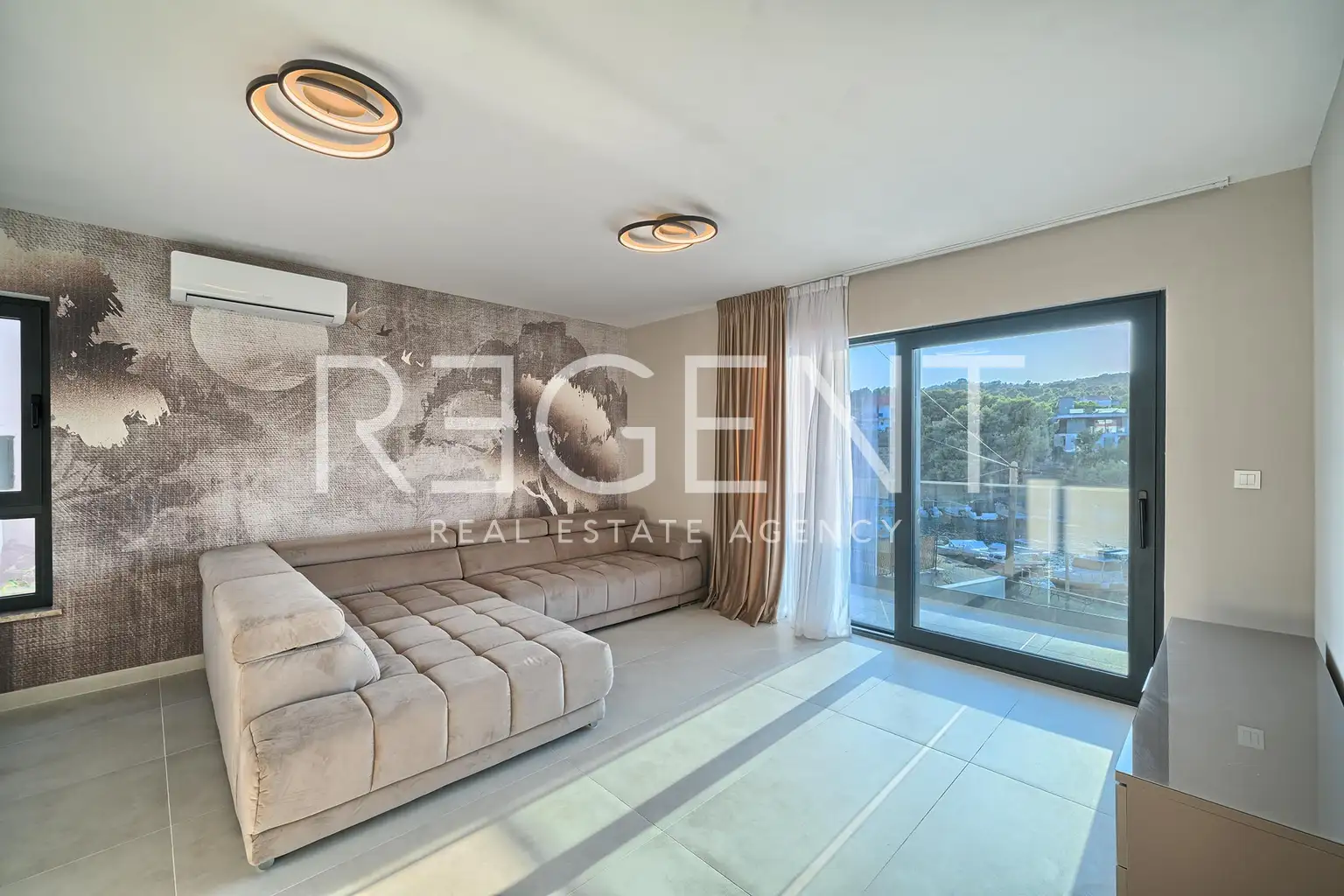 Ražanj – Vila s bazenom i panoramskim pogledom na more