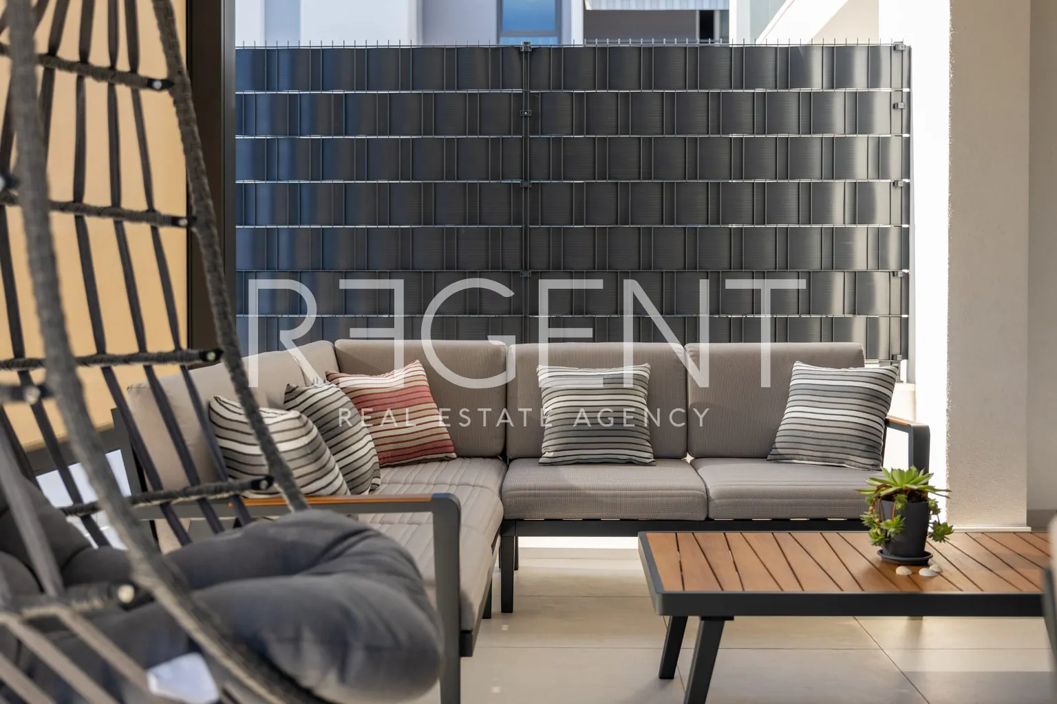 Split, Podstrana - Nowoczesny, przestronny apartament z ogrodem, Długoterminowo
