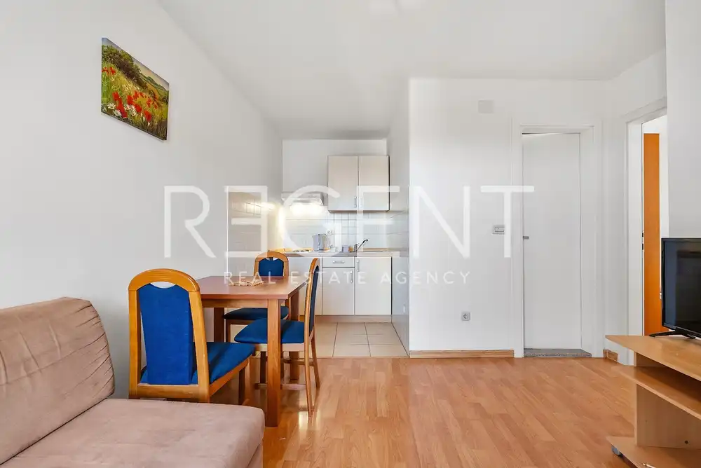 Makarska, Centar - Apartmanska kuća u blizini centra bruto površine 186 m2