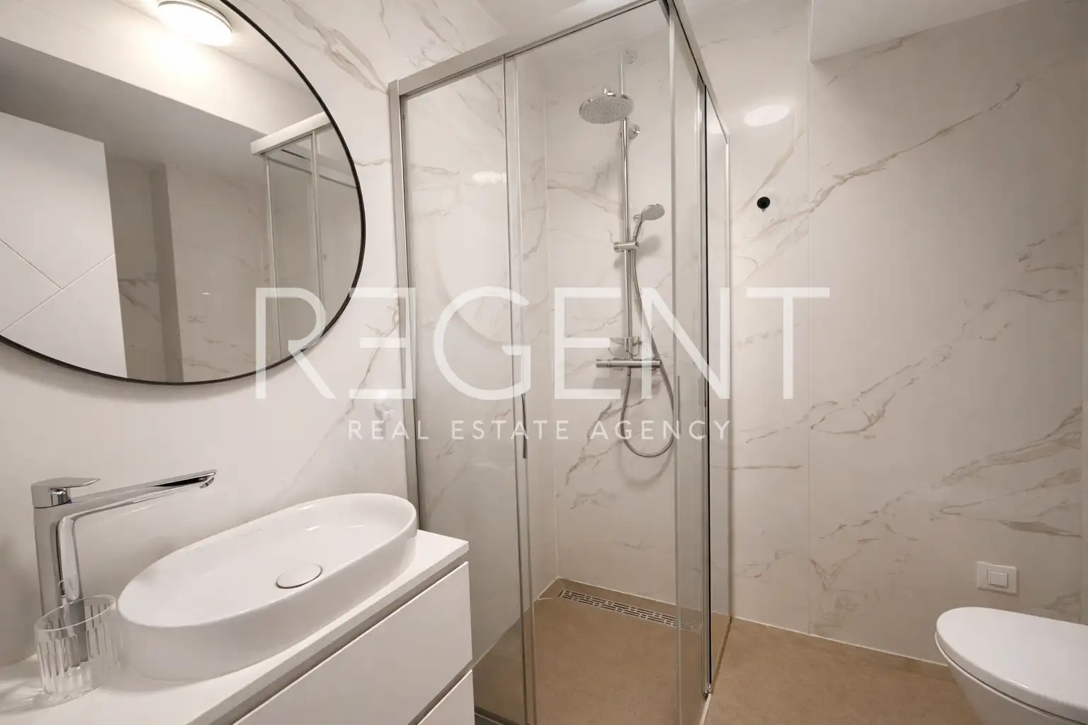 Split, Bol - Mieszkanie dwupokojowe z balkonem i komórką lokatorską