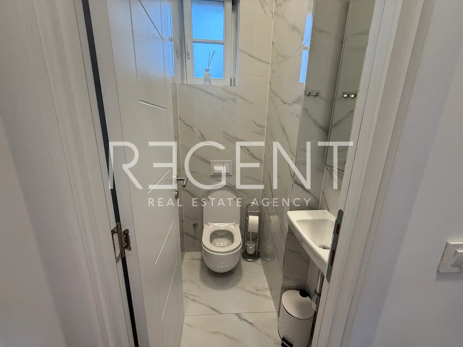 Загреб, Центр - коммерческое/жилое помещение в самом центре города.