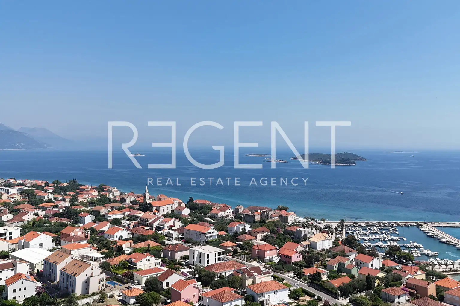 Pelješac, Orebić - Dvoupokojový apartmán s loggií a terasou