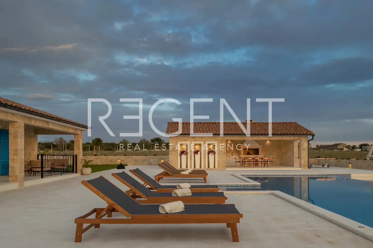 Zadar, St. Filip i Jakov - Rustic villa on a 30,000 m² plot of land