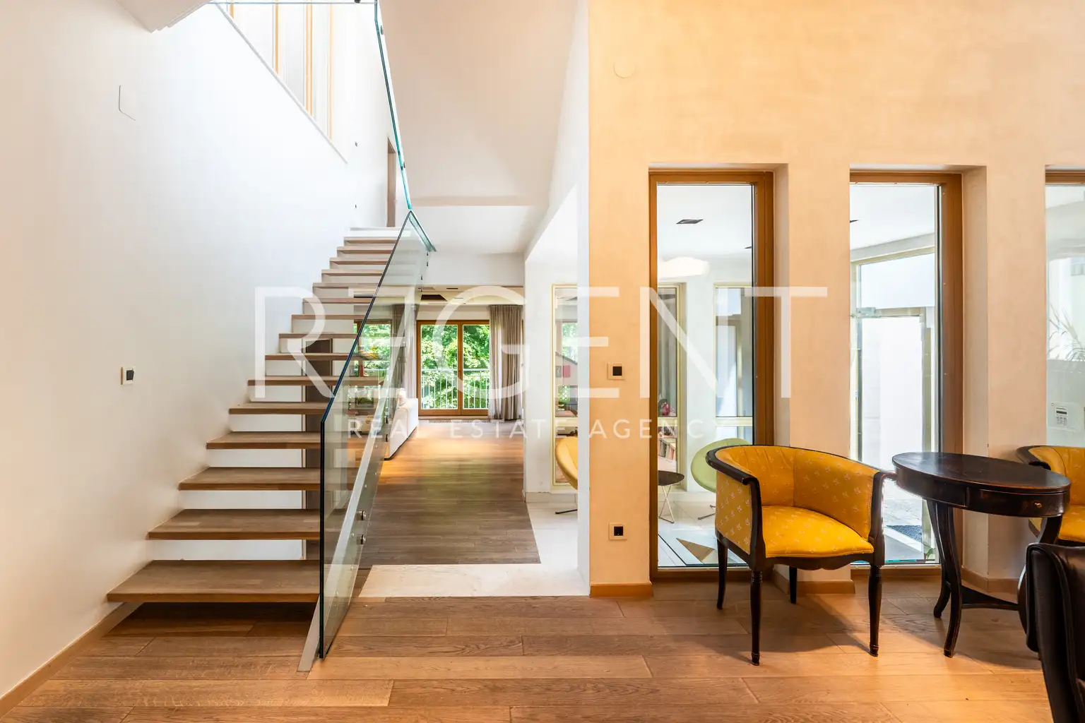 Kuća 376 m², Gornje Prekrižje — parcela 704 m²