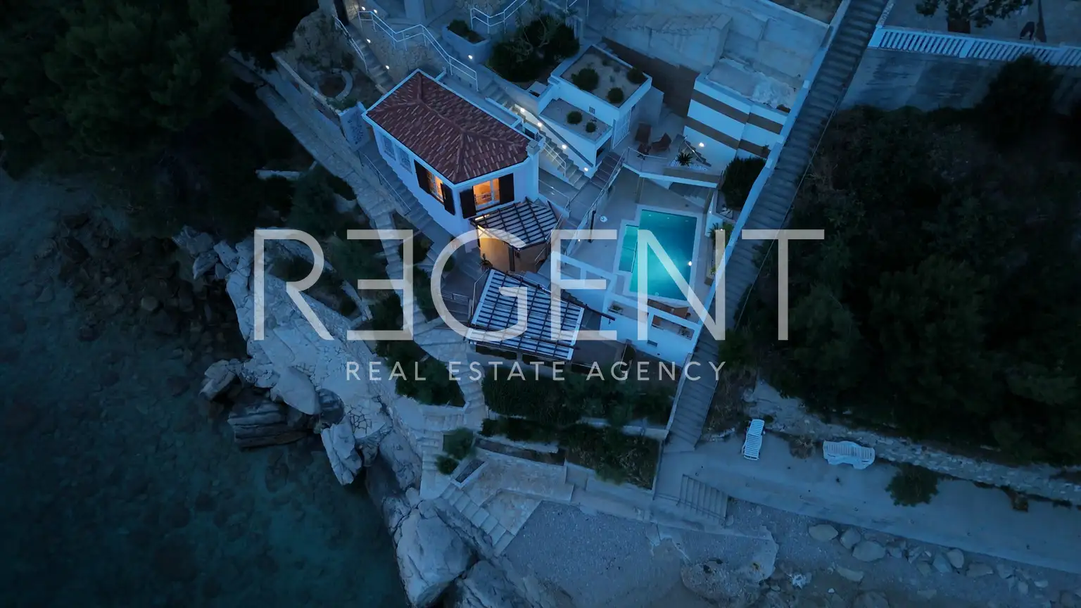 Omiš, Stanići – vila první řada u moře s velkým potenciálem