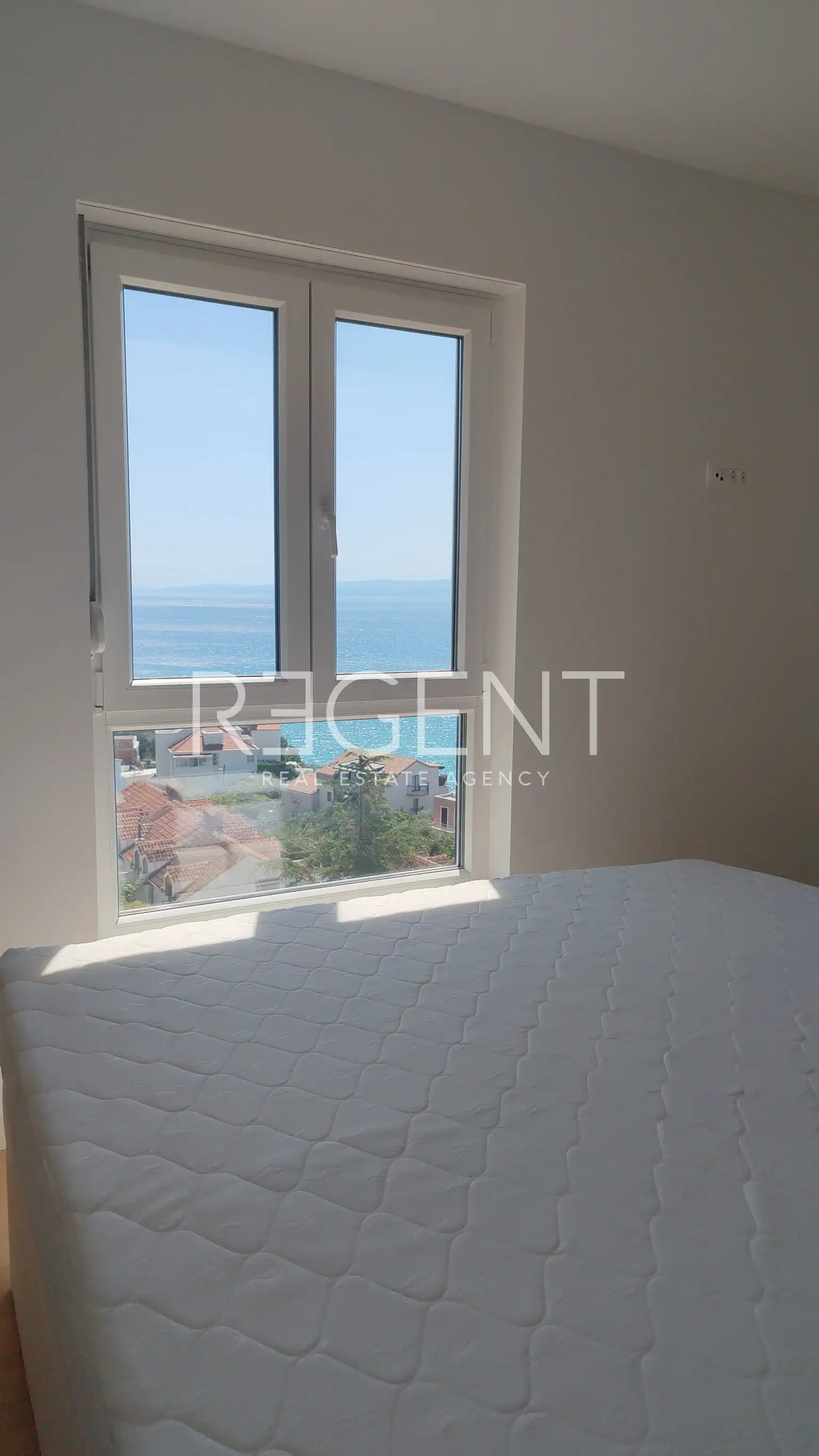 Split, Duilovo - Dvojizbový byt s loggiou a výhľadom na more