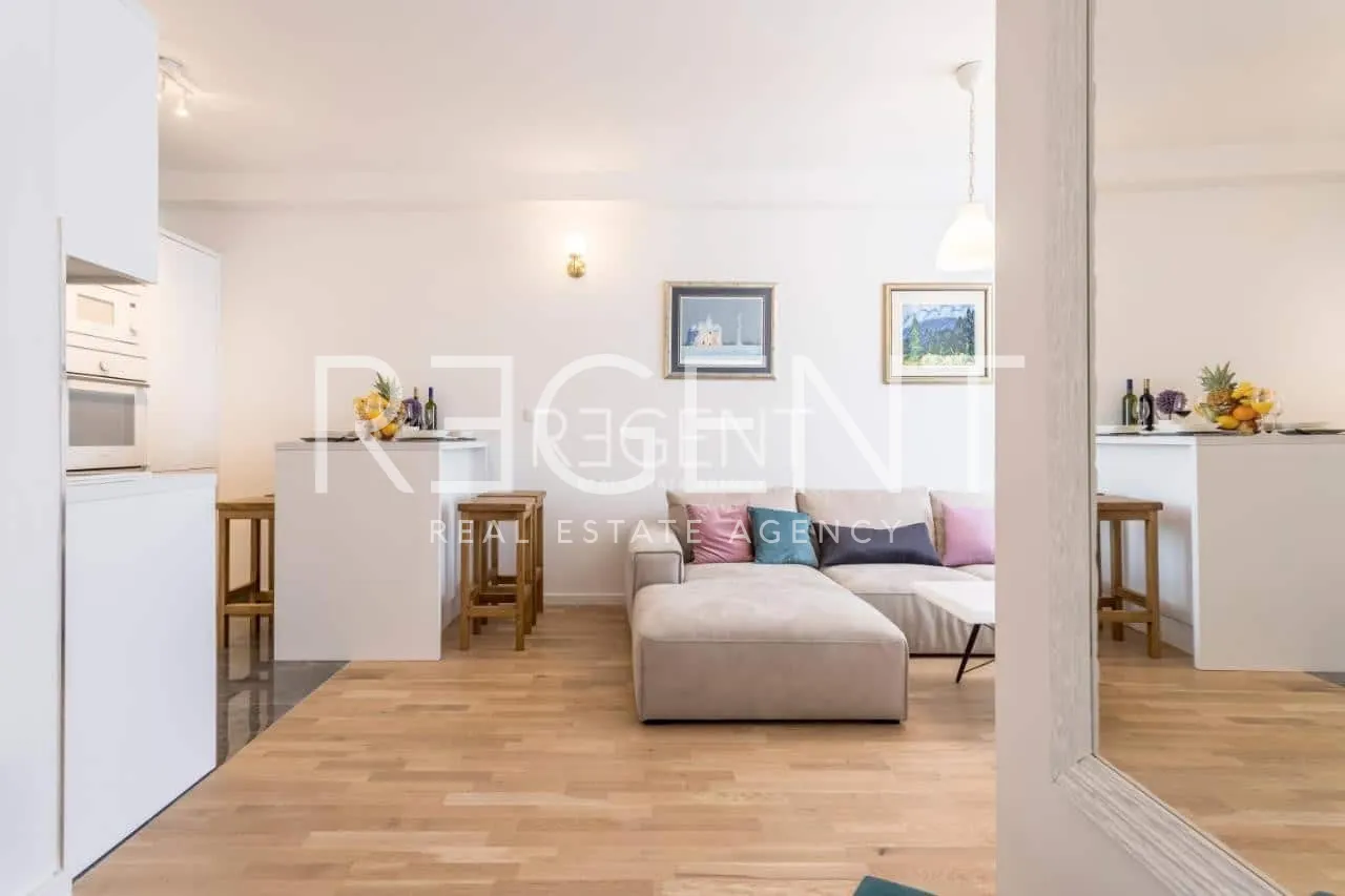 Split, Žnjan - Luksusowy dwupokojowy penthouse 70 m2 z tarasem