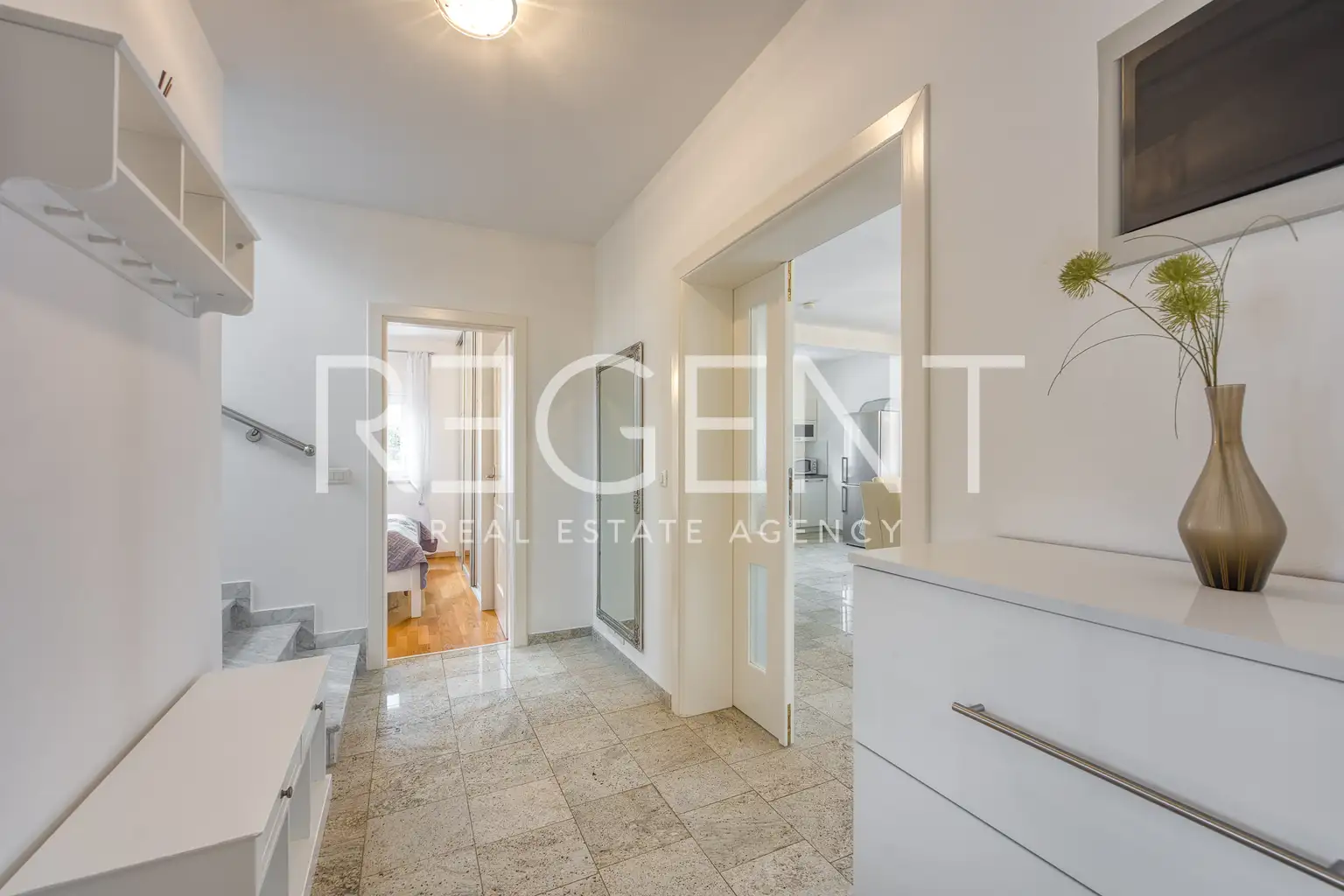 Poreč, Vežnaveri – Maison avec deux appartements