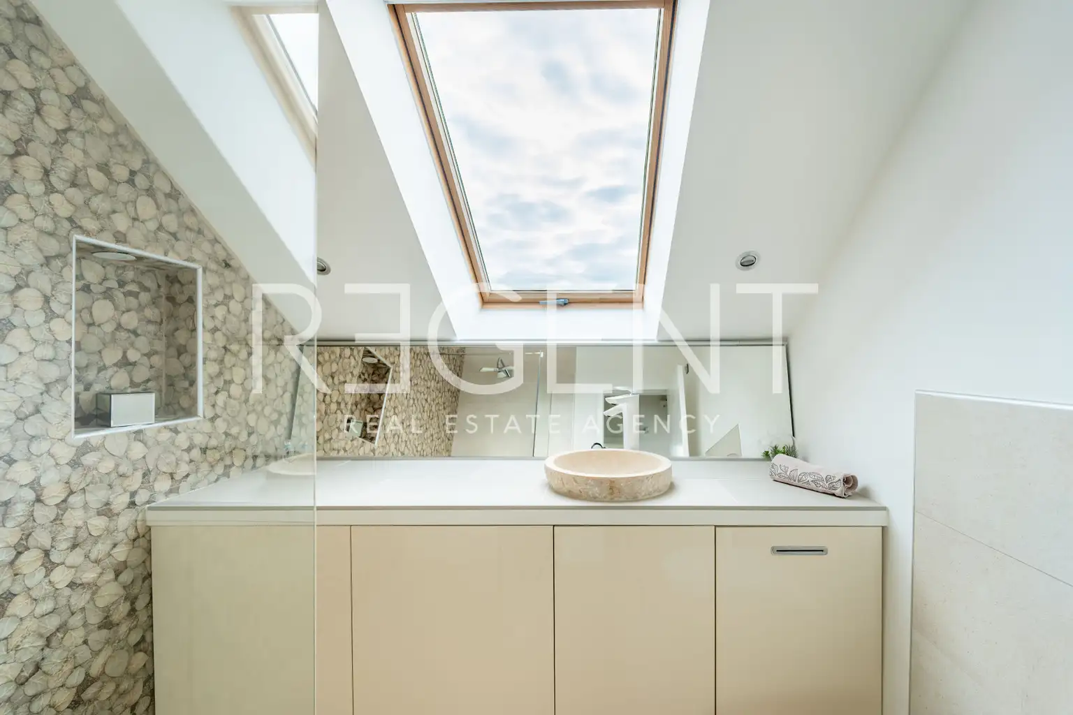 Zagreb, Perjavica - Penthouse s pogledom na Zagreb