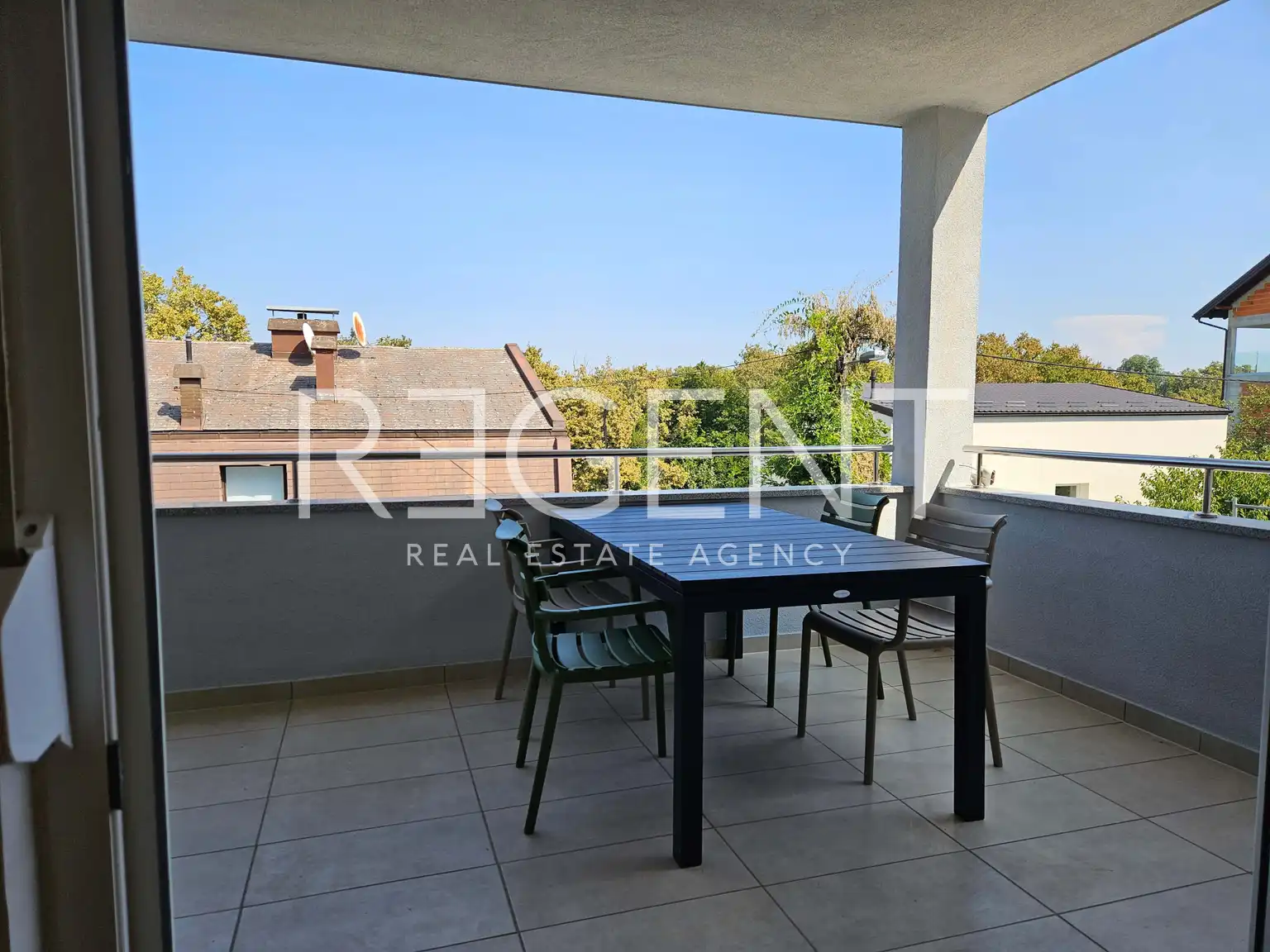 Zagreb, Pantovčak - Luxury four-room apartment with terrace 166 m2 + garage, first rental