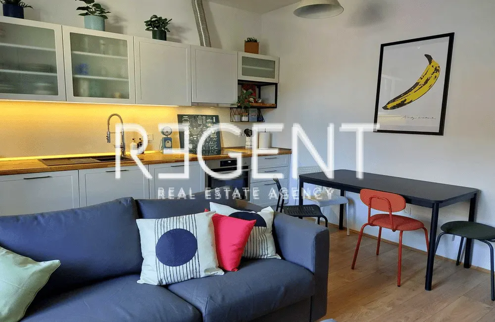 Split, Spinut - dvosobno stanovanje na frekventni lokaciji, 58 m2