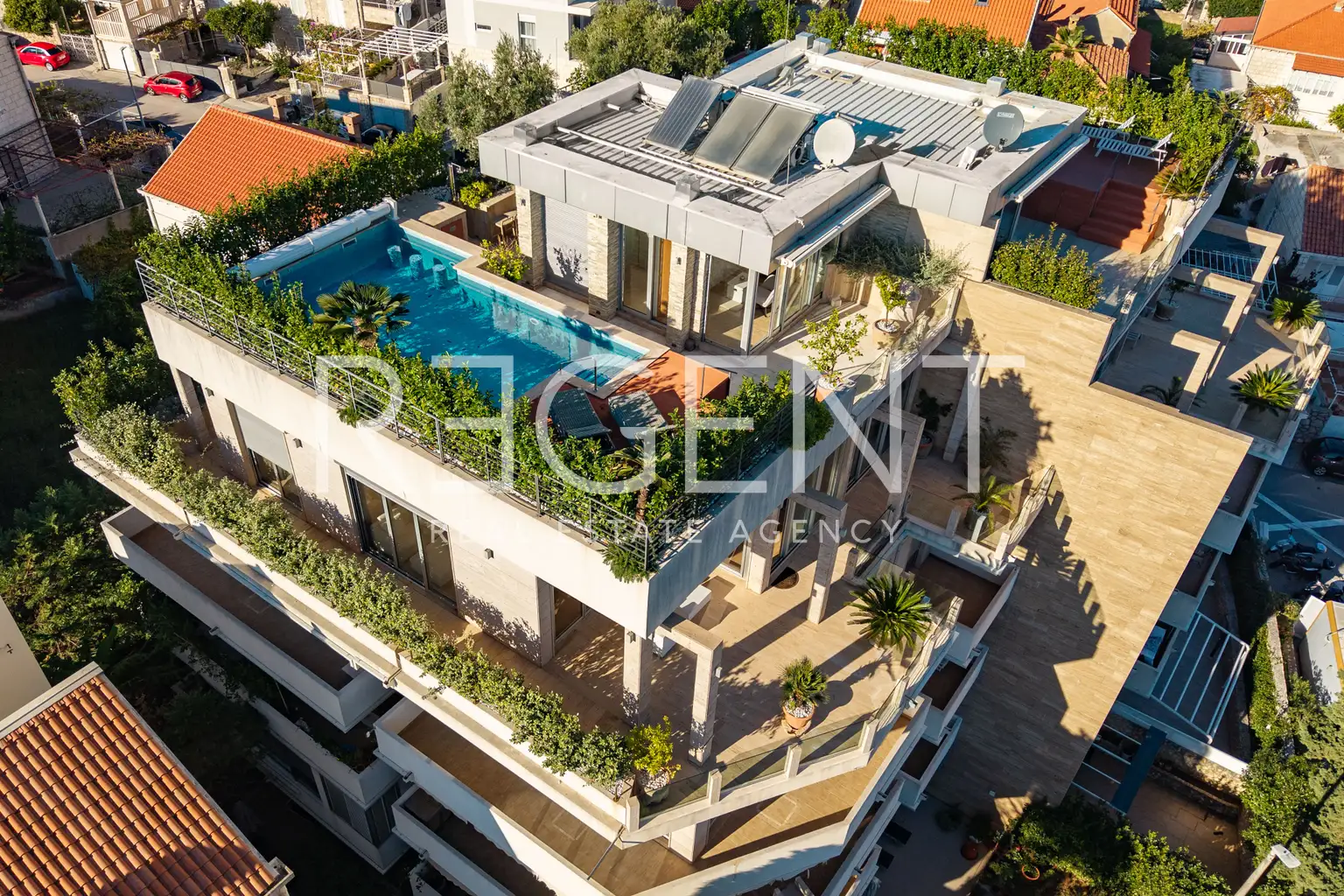 Dubrovnik, Lapad – penthouse 268 m², krovna terasa, bazen, garaža