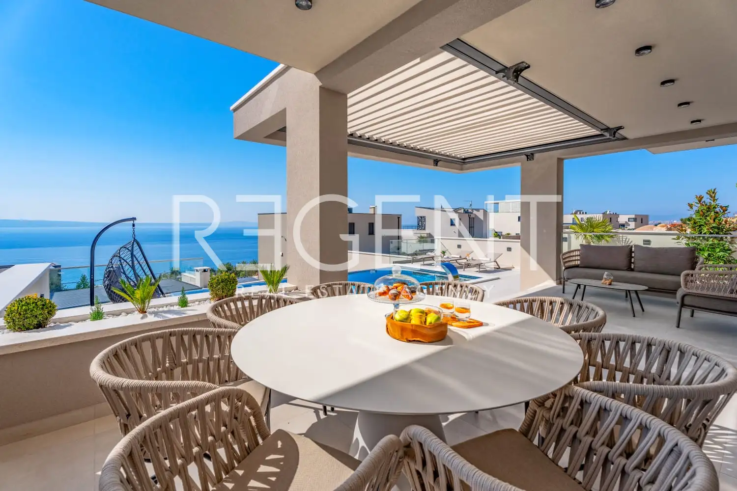 Podstrana - Moderná luxusná vila s bazénom a strešnou terasou