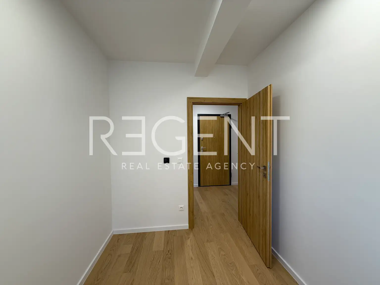 Záhřeb, Gračani – třípokojový byt se zahradou a garáží