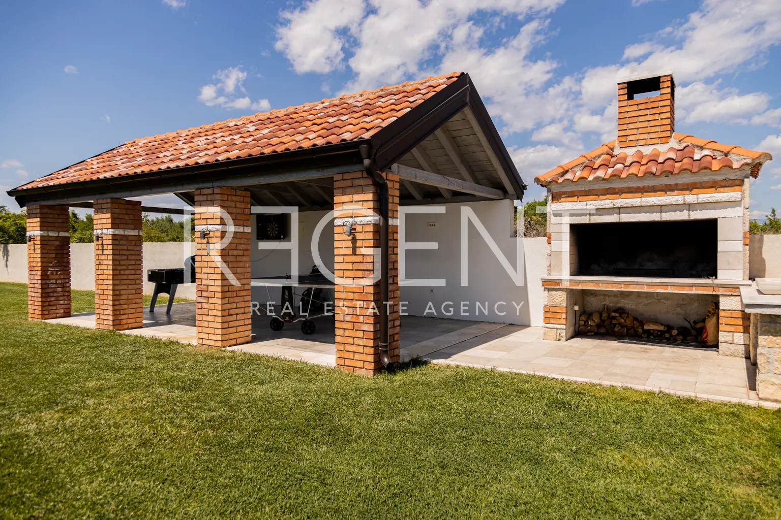 Zadar, Murvica – Superbe villa en pierre avec court de tennis sur un terrain de 7800 m2