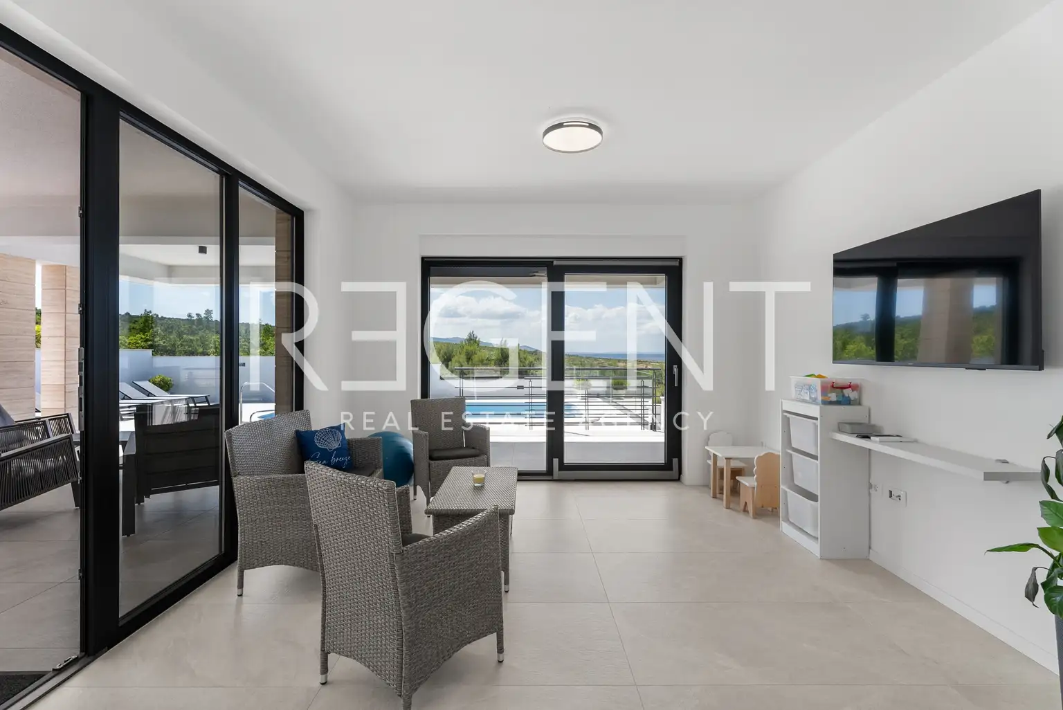 Zadar, Rovanjska - Newly built villa with a pool and sea view