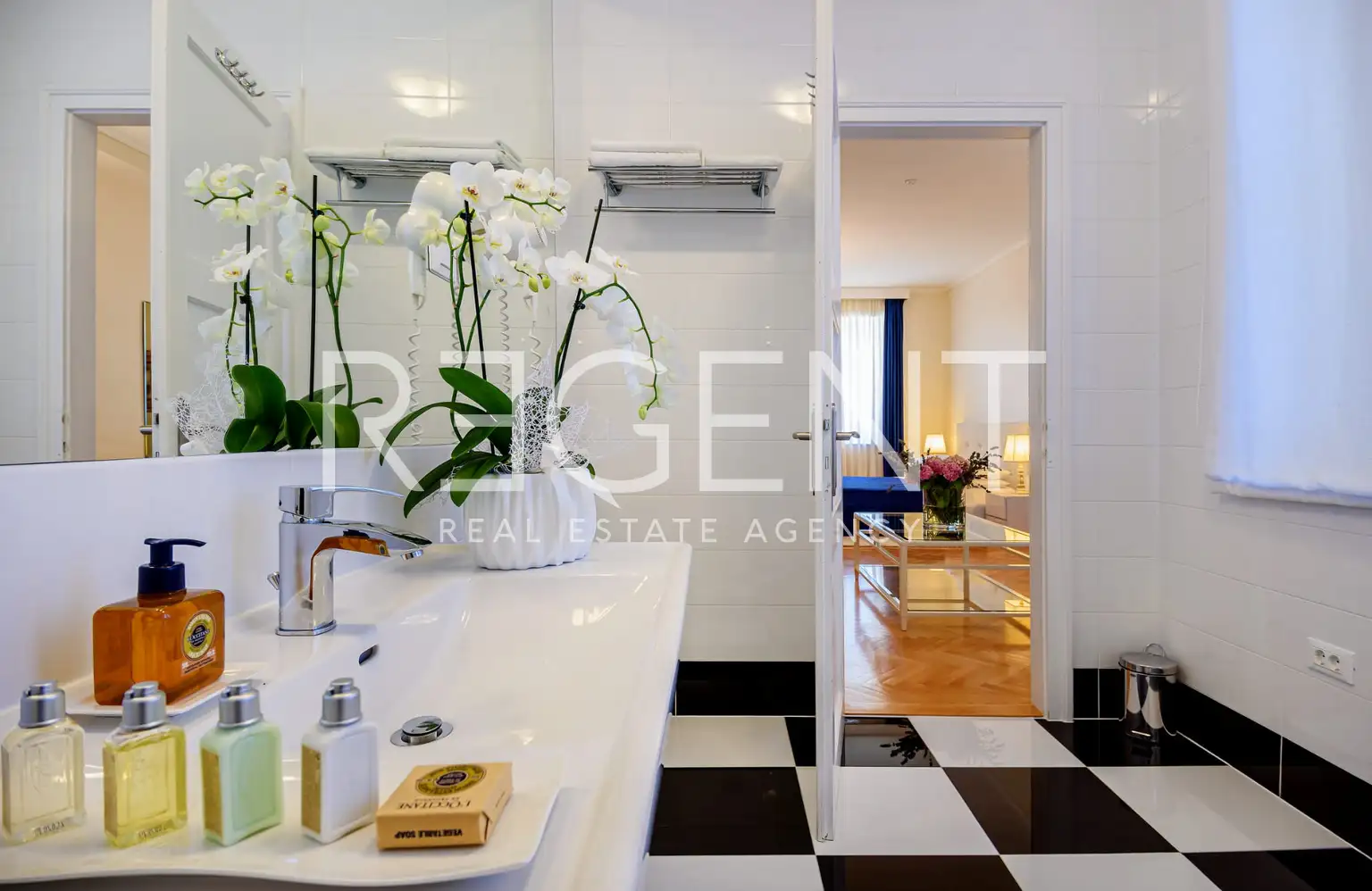 Сплит, Бачвице - Двухуровневая квартира 170 м², 3 комнаты, бассейн, 2 парковочных места