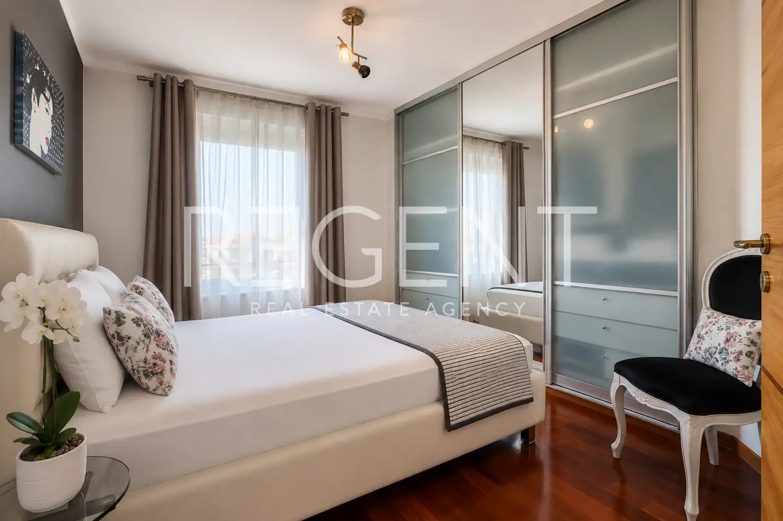 Split, Žnjan - 2-bedroom apartment, garage parking space, sea view
