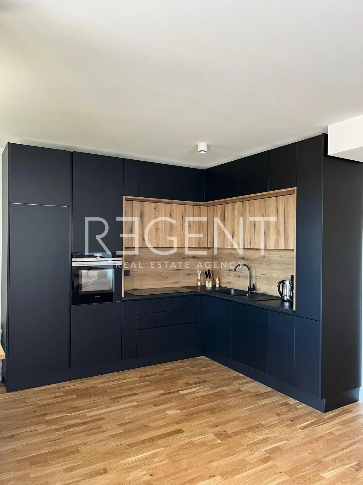 Novalja - Dvosobni penthouse s pogledom na more 108 m2