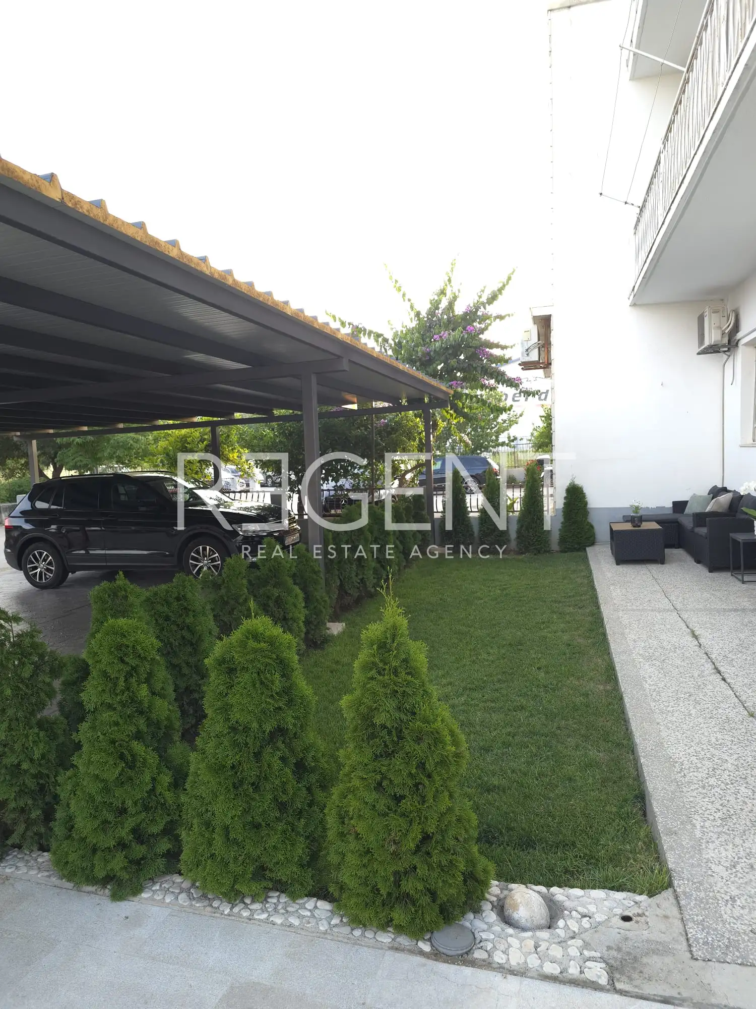 Split, Kamen - Appartement de trois pièces avec jardin privé