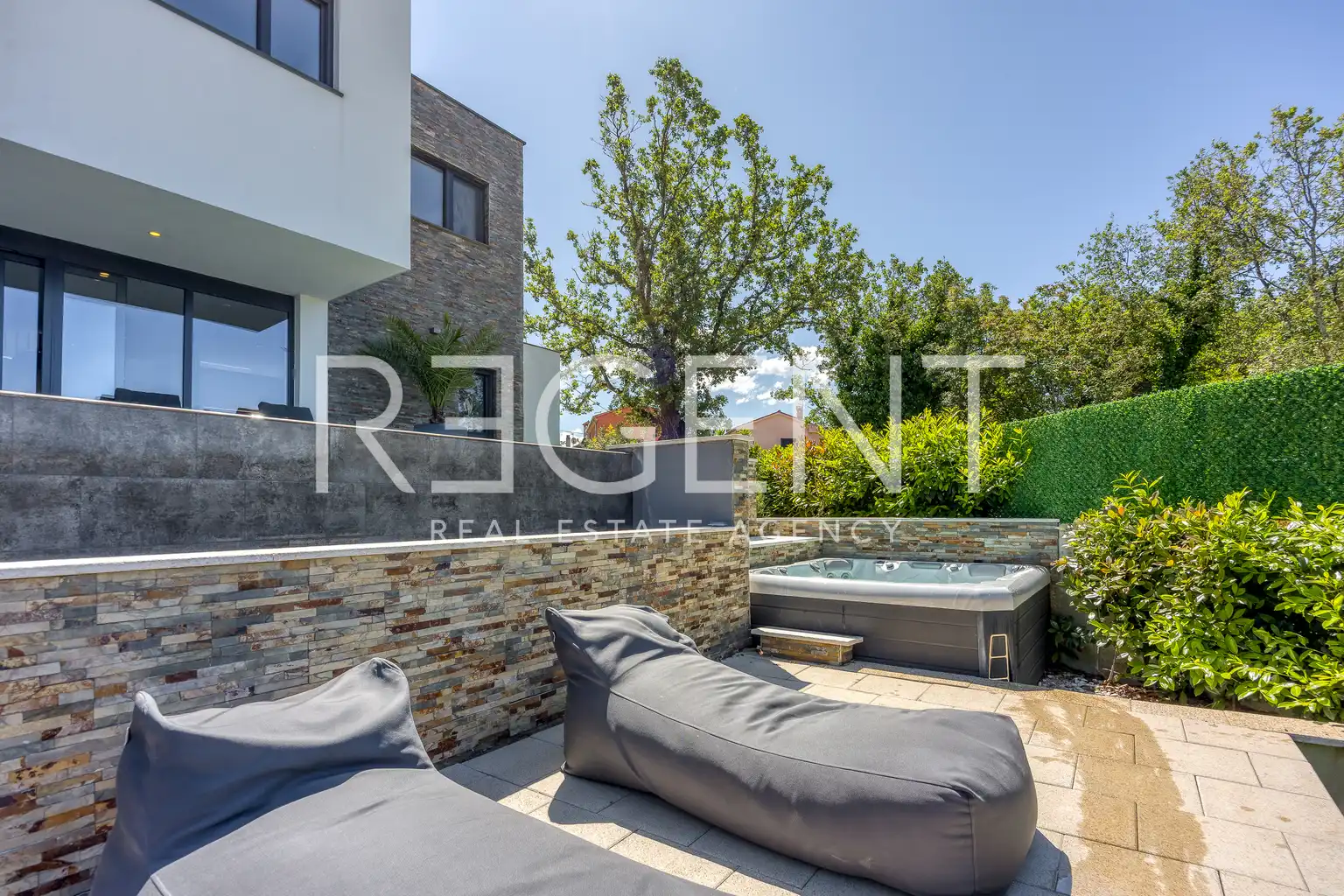 Istra, Buje - Vila sa bazenom, spa zonom i vrtom