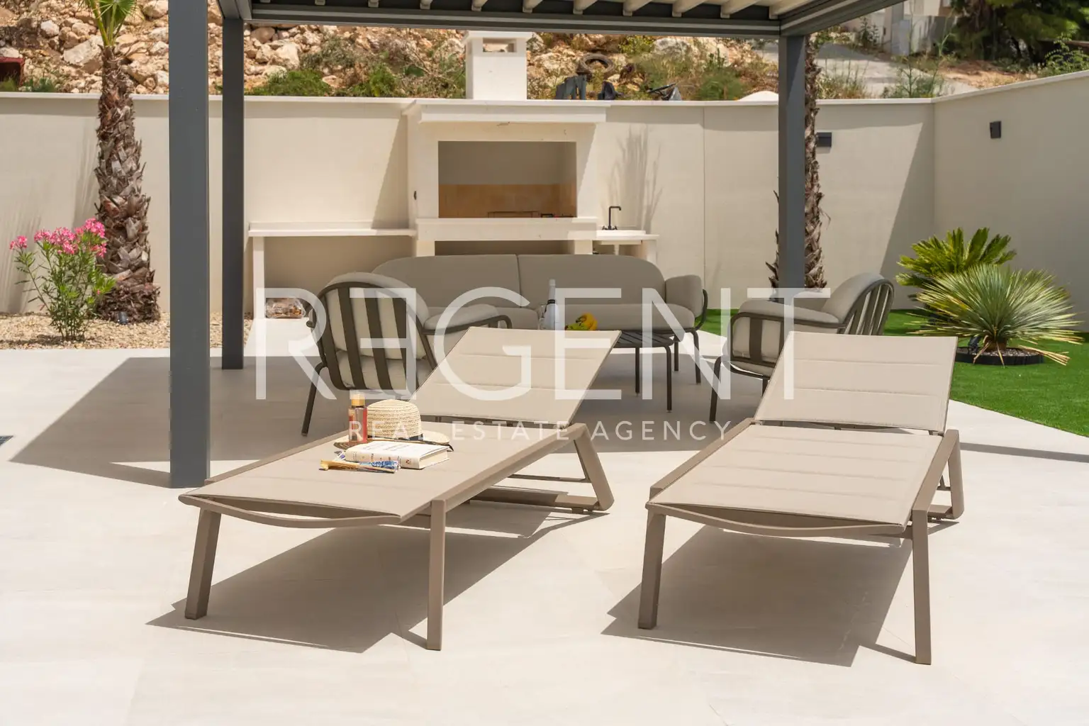 Podstrana - Vila s bazénom a výhľadom na more