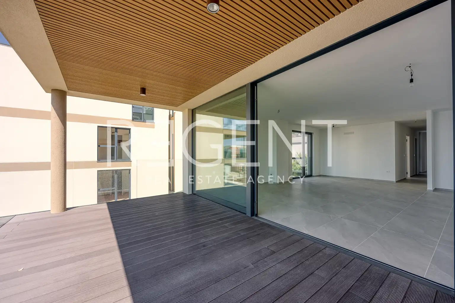 Istrie, Novigrad - Čtyřpokojový apartmán v luxusním obytném komplexu 115 m2