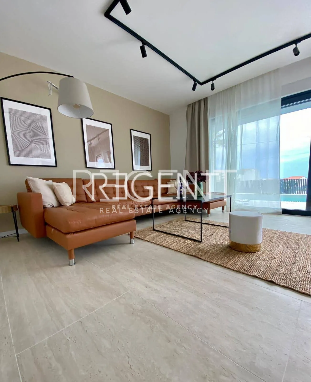 Makarska - Luxurious villa with three residential units