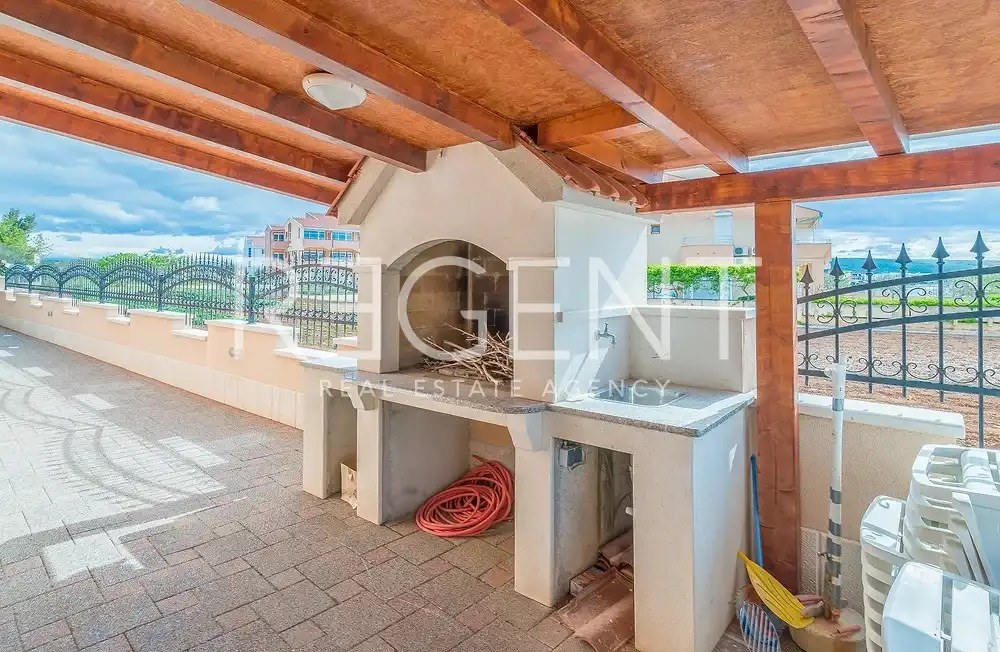 Zadar, Sukošan - Apartmánový dům v první řadě u moře