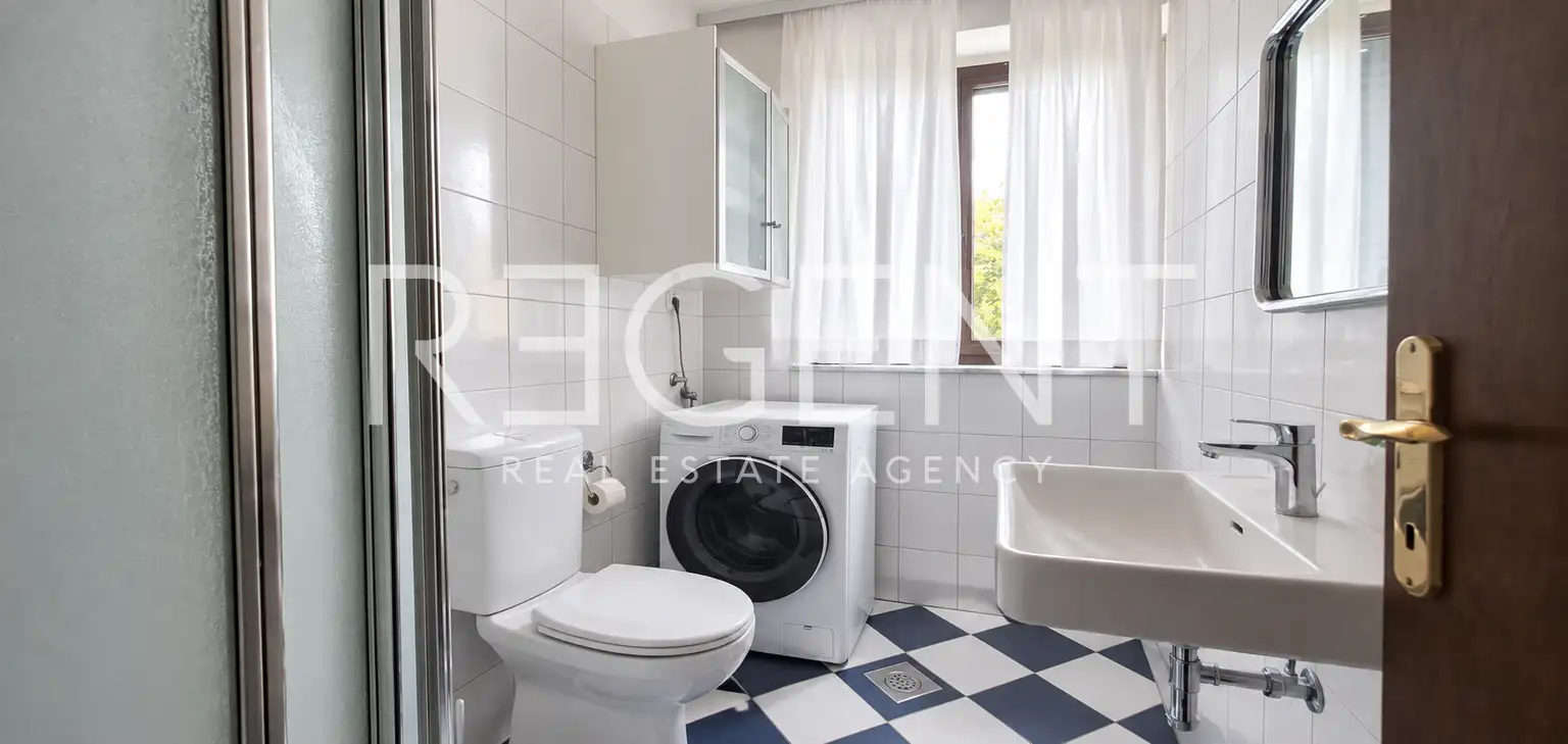 Maksimir – casa bifamiliare di 230 m² con garage