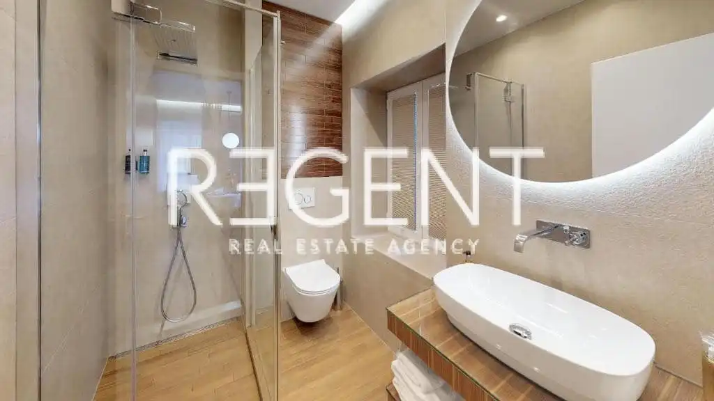 Split, Centar - Dioklecijanova Palača dva studio apartmana 65 m2