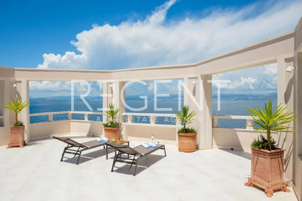 Brač - Moderna vila prvi red uz more