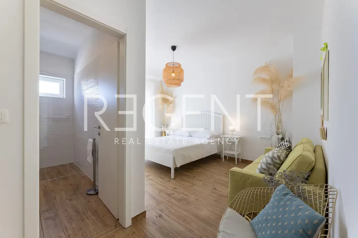 Maison avec piscine, 260m²