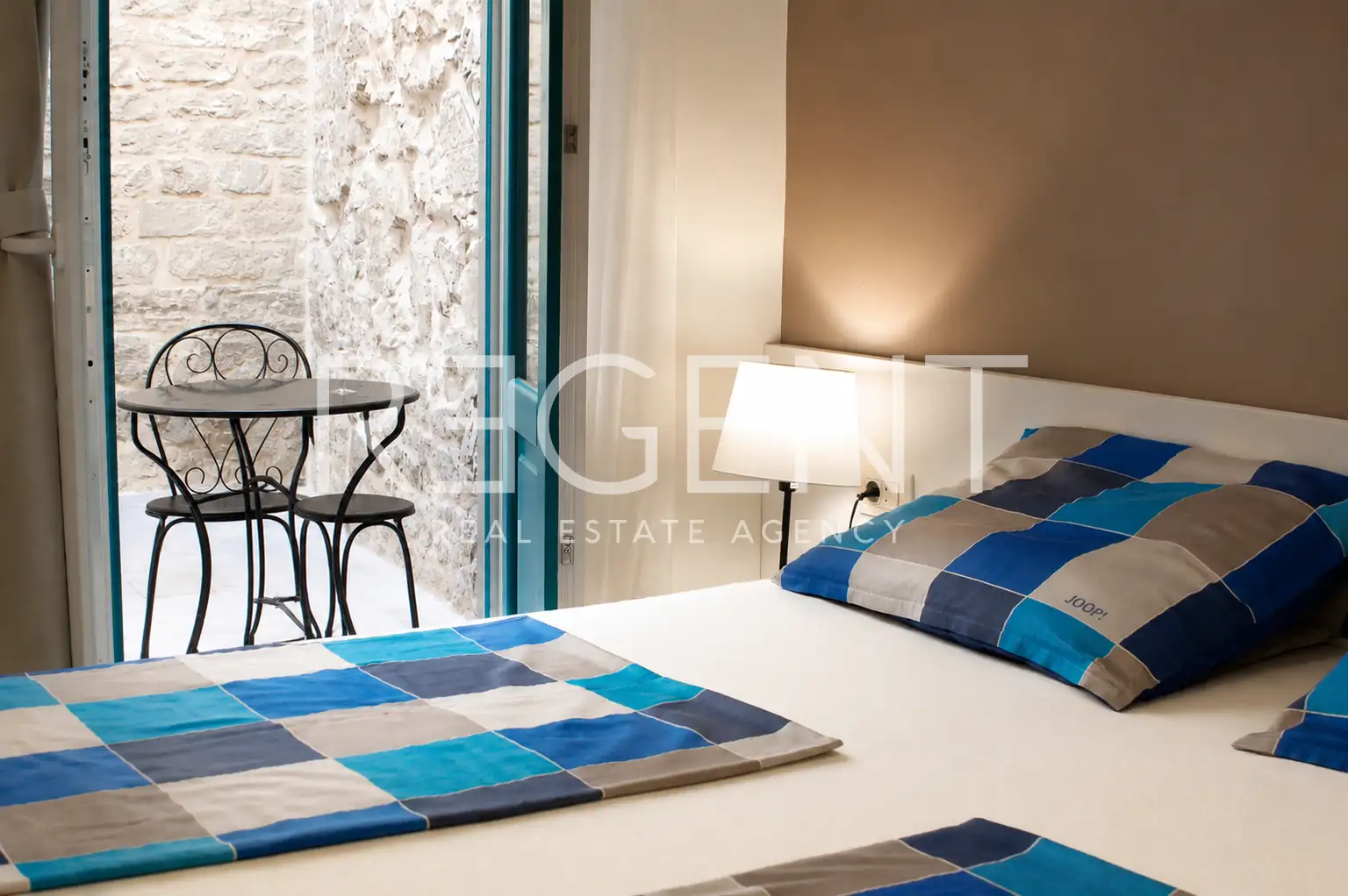 Šibenik, centar – potpuno uređena kuća s 4 apartmana