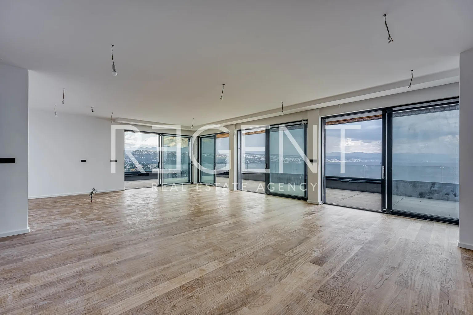Kvarner, Opatija - Luksuzan penthouse s bazenom, novogradnja 275 m2
