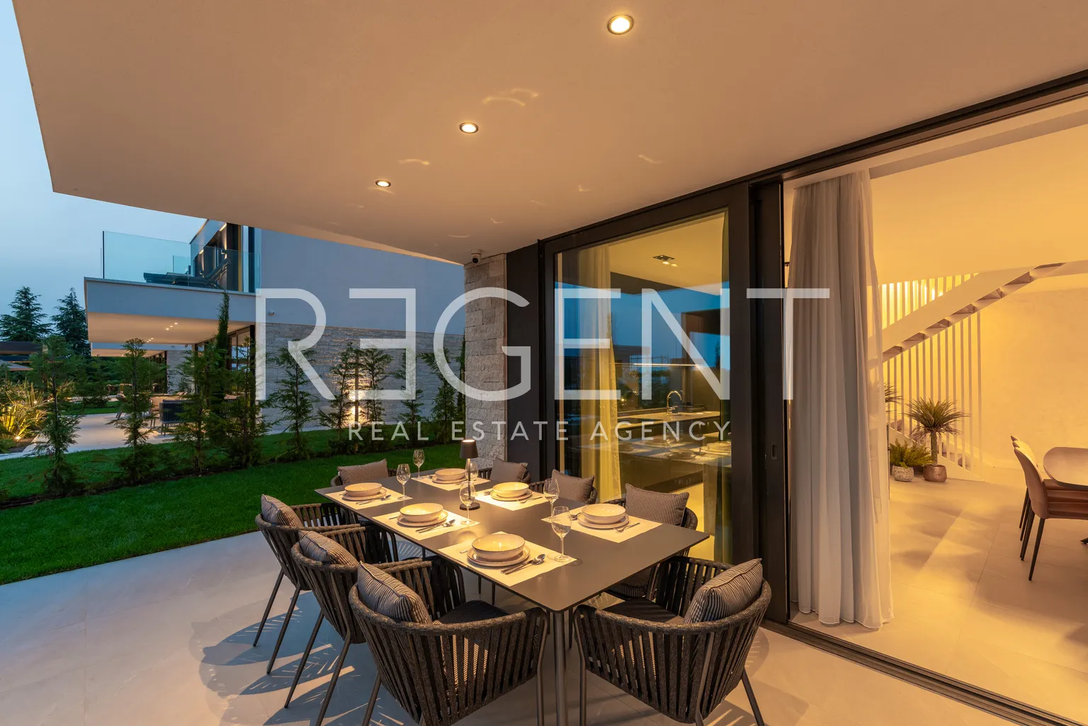 Istra, Poreč – Dizajnerska vila s pogledom na more 310 m2