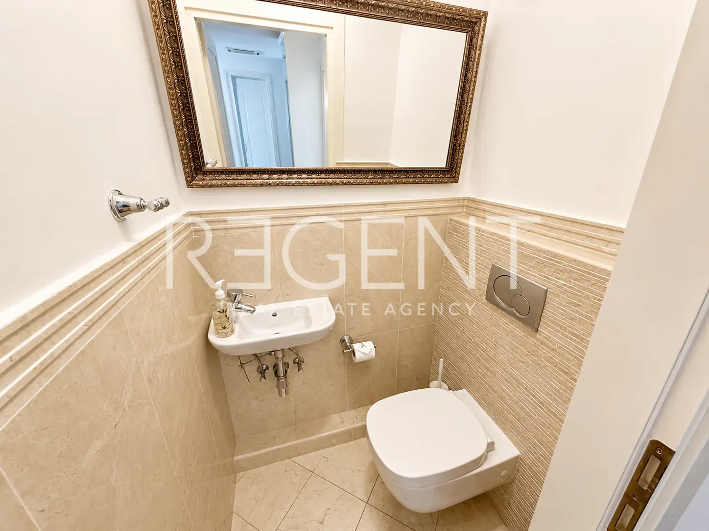 Záhreb, Medveščak – byt 150 m² na prenájom, 4 spálne, loggia, garáž