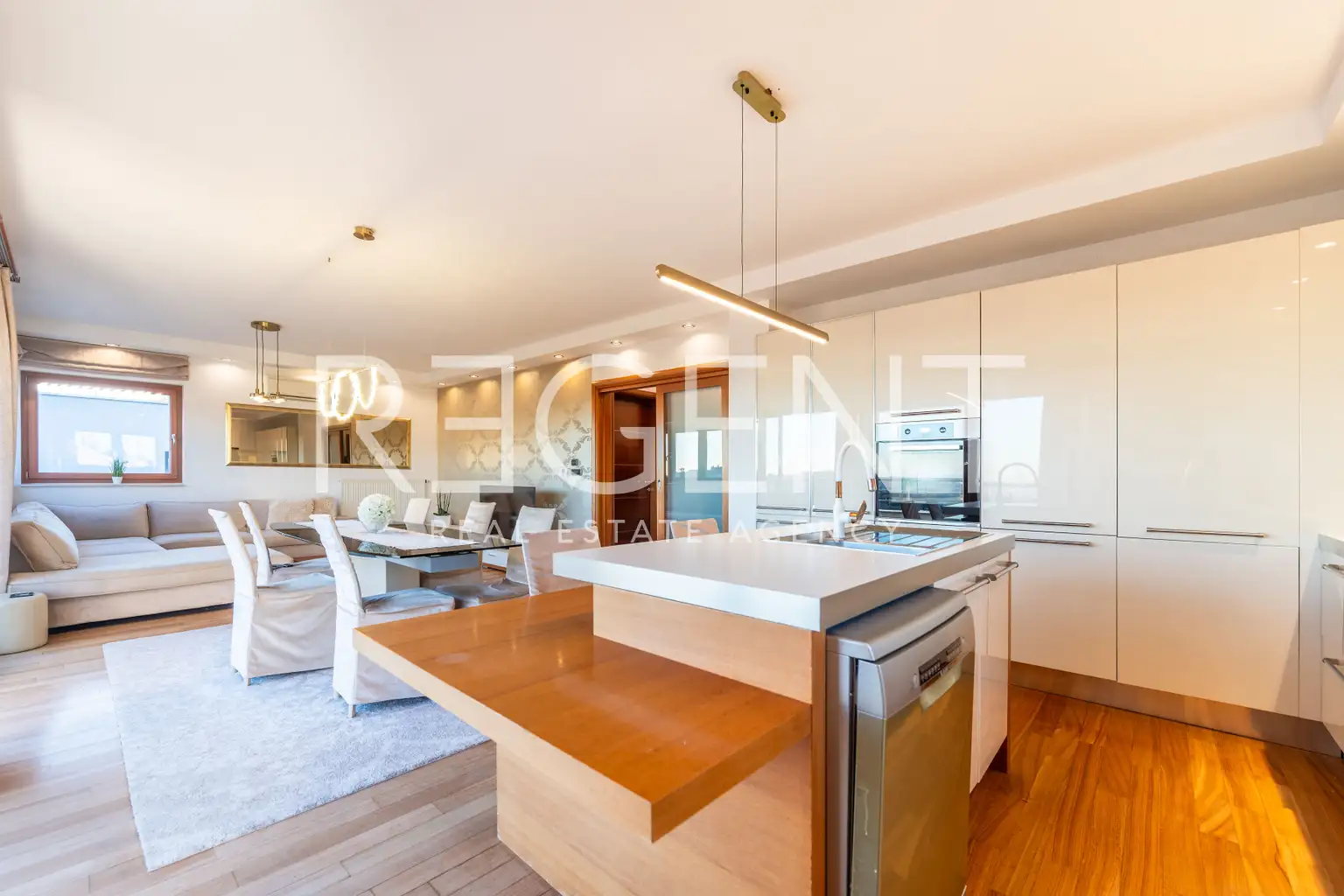 Zagreb, Sestine - Exklusives Penthouse in einer Stadtvilla, 123m2 zur Miete